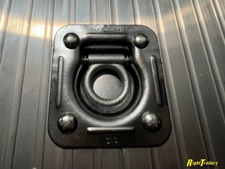 New 8.5x32 intech Race Trailer