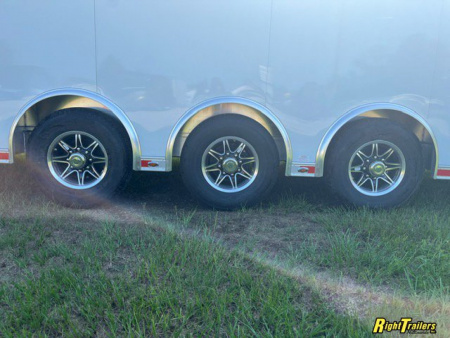 New 8.5x32 intech Race Trailer