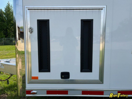 New 8.5x32 intech Race Trailer