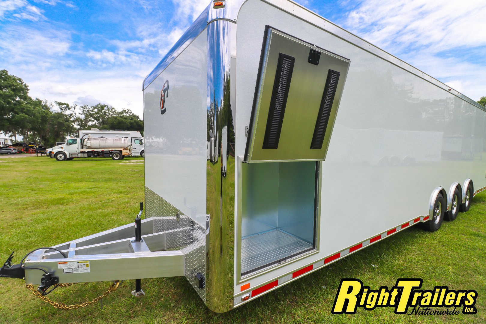 New 2026 inTech Trailers 8.5x32 Race Trailer