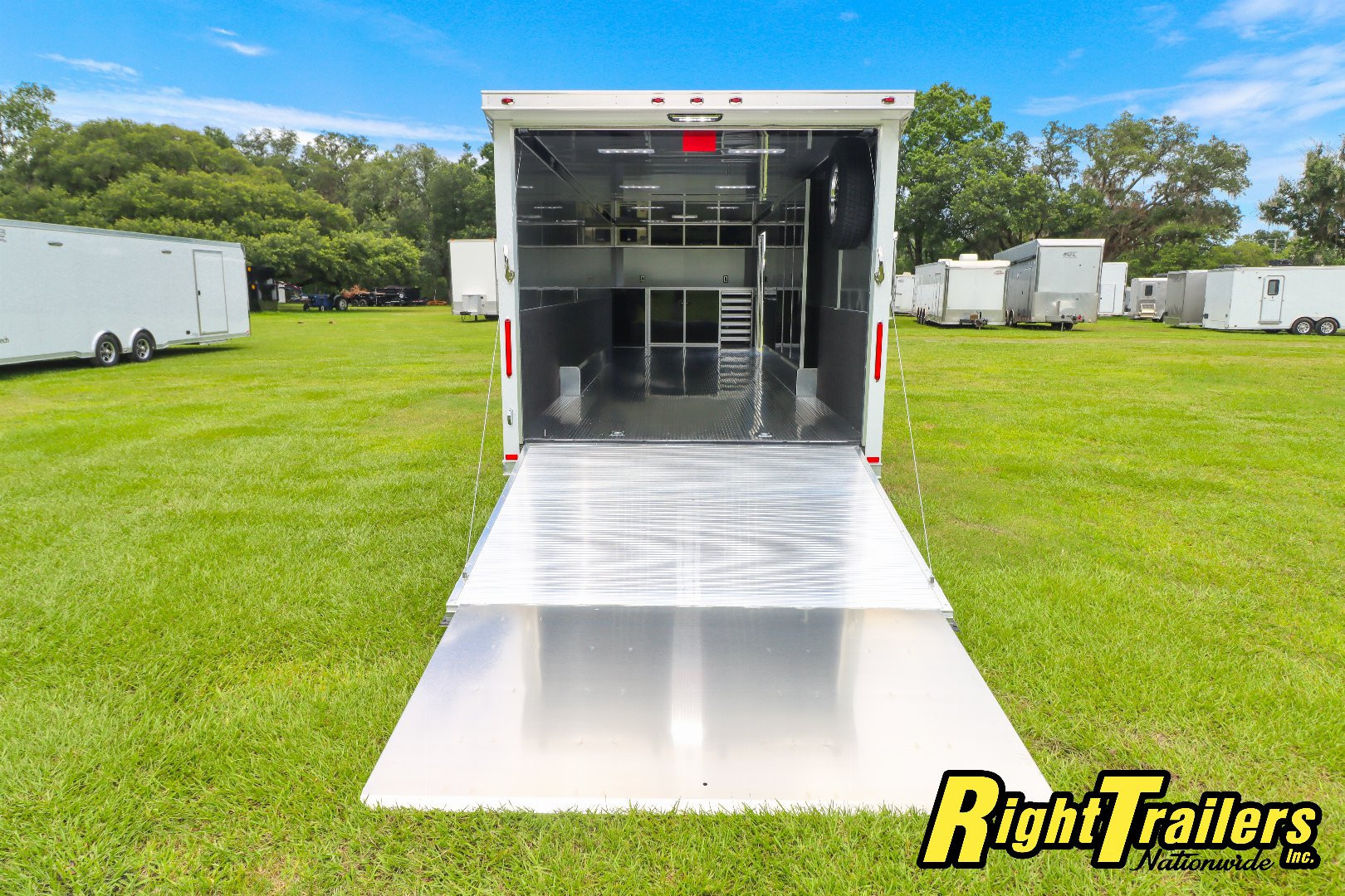 New 2025 inTech Trailers 8.5x32 Race Trailer