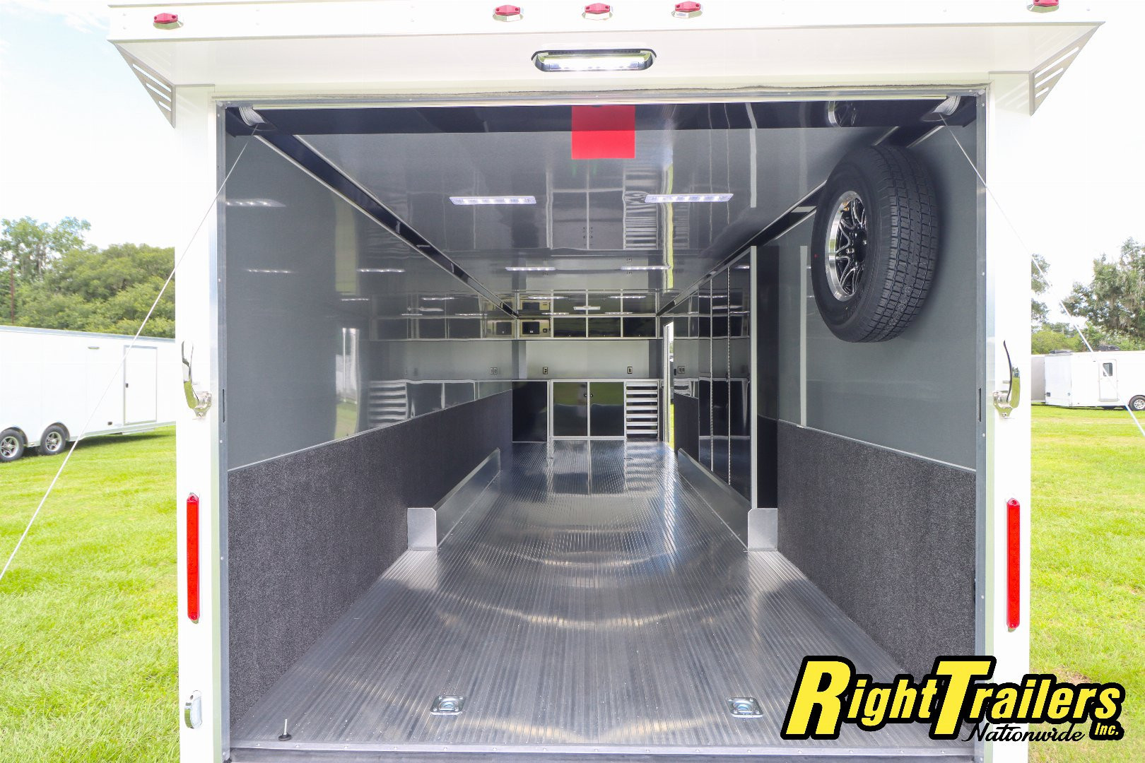 New 2025 inTech Trailers 8.5x32 Race Trailer