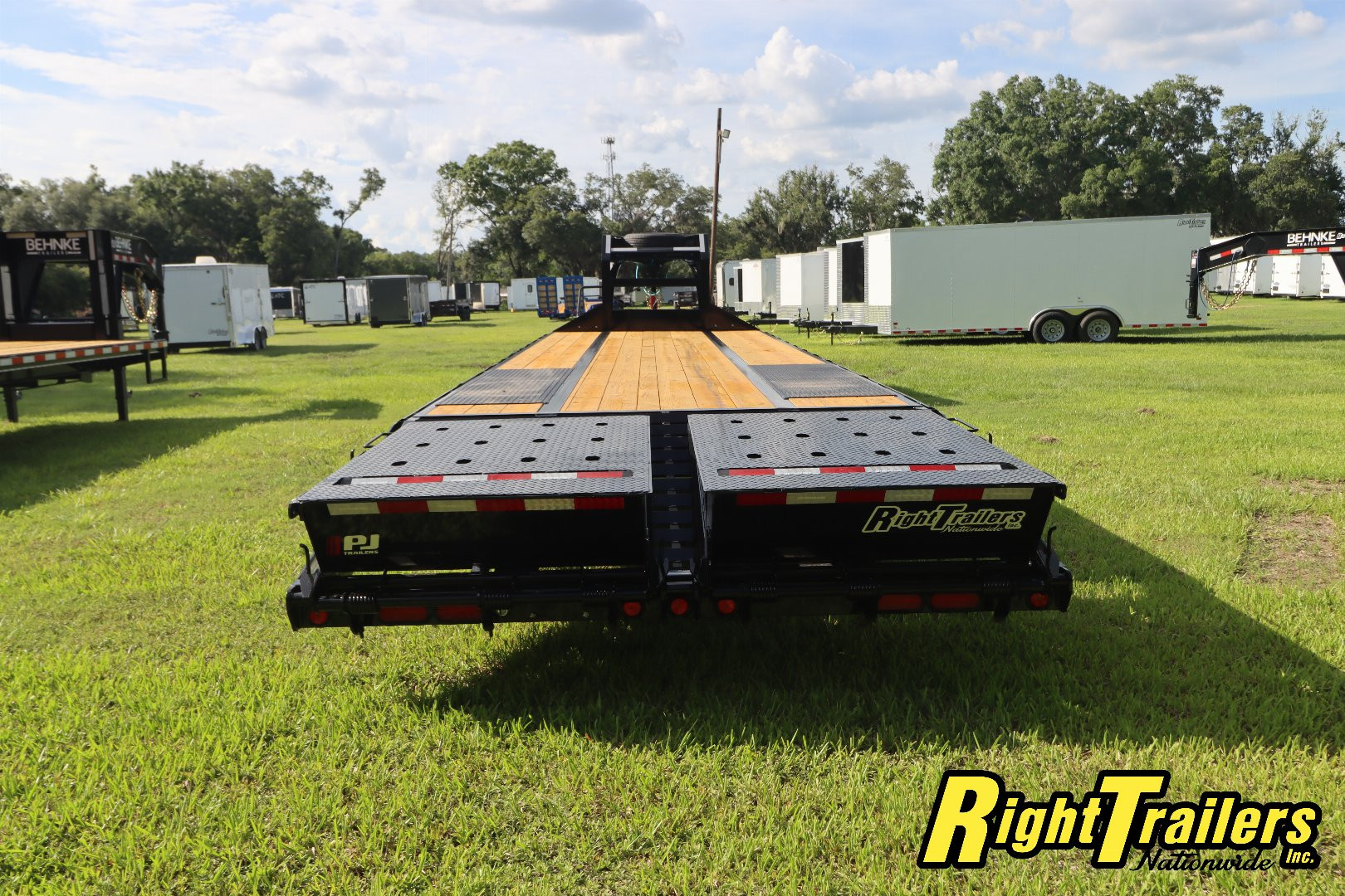 New 2026 PJ Trailers 8.5x30 Gooseneck Equipment Trailer