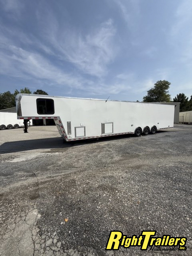 New RC Trailers 8.5x44 Race Trailer with Bathroom Package