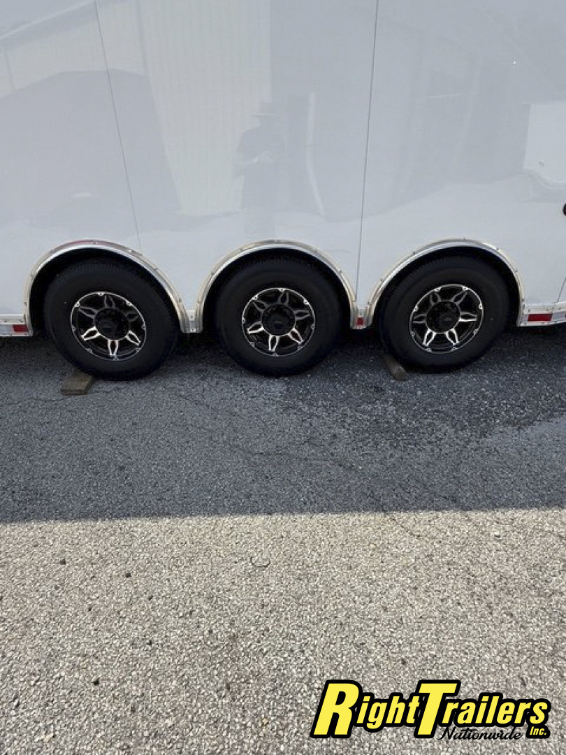 New RC Trailers 8.5x44 Race Trailer with Bathroom Package