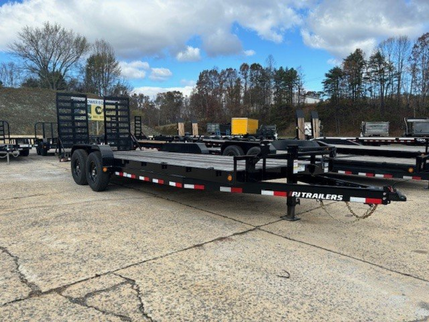 New 2025 PJ Trailers 22ft CC Equipment Trailer