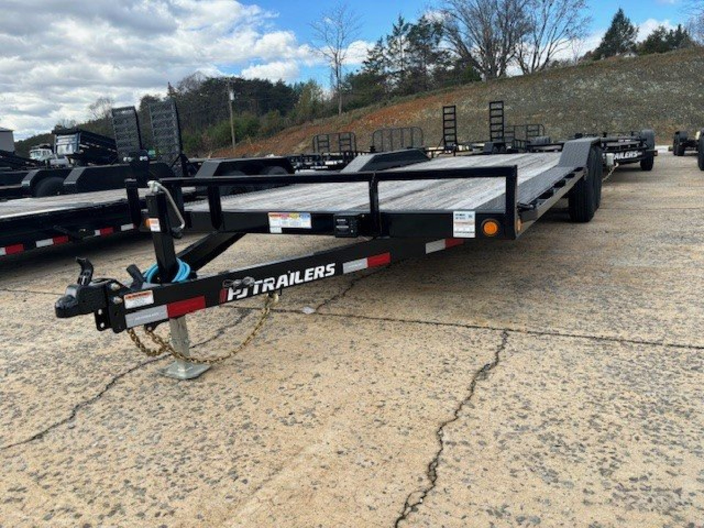 New 2025 PJ Trailers 22ft B5 Car Hauler 22'