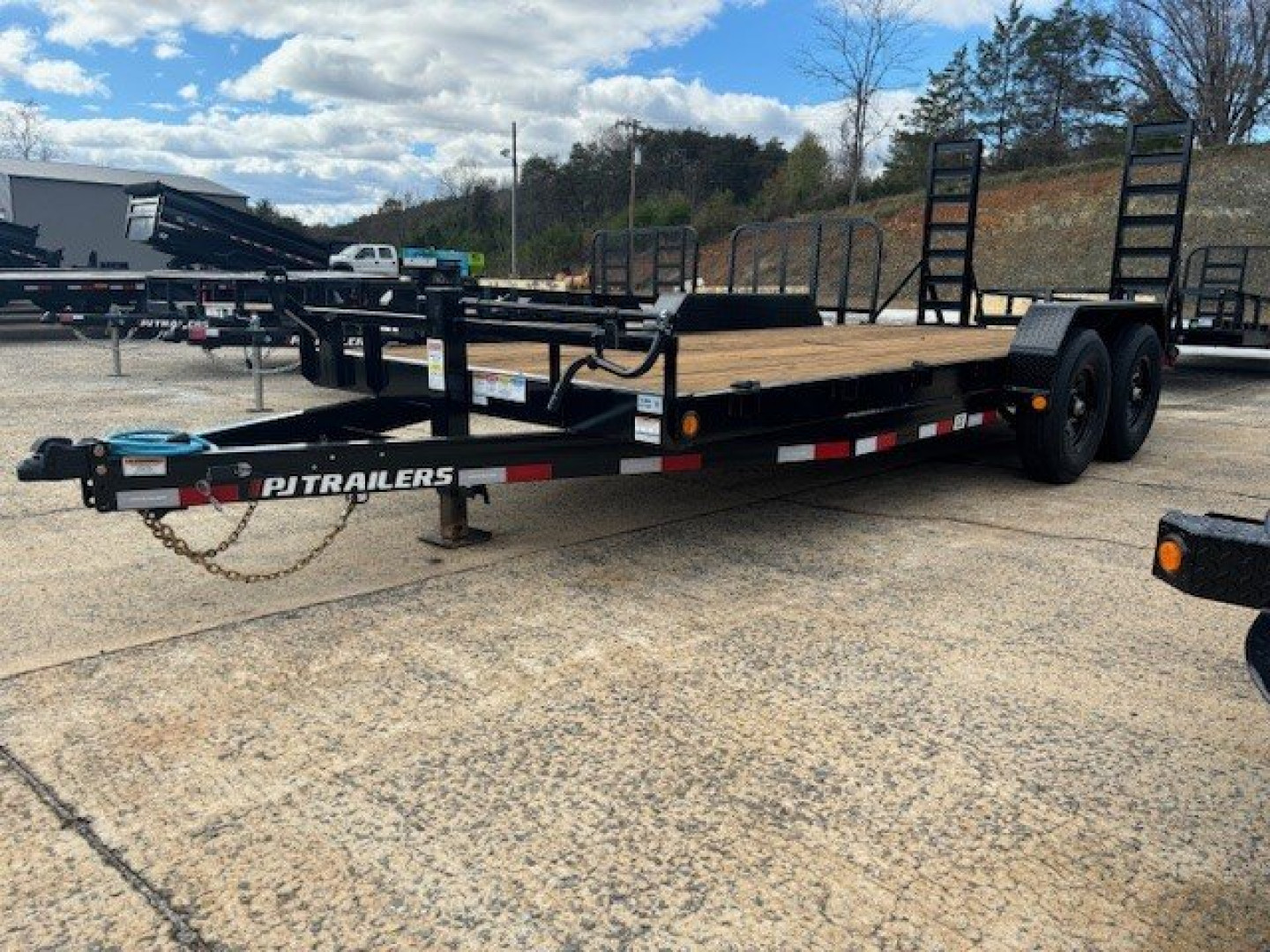 New 2025 PJ Trailers 18ft CC Equipment Trailer