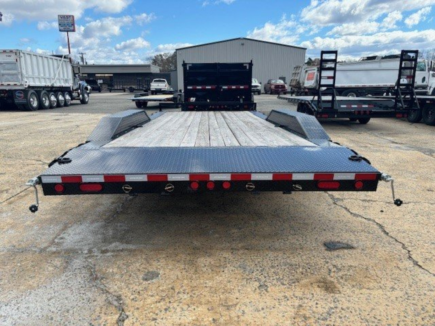 New 2025 PJ Trailers 20ft B5 Car Hauler