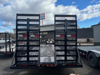 New 2025 PJ Trailers 20ft CC Equipment Trailer