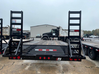 New 2025 PJ Trailers 22ft F8 Deckover Trailer 22'