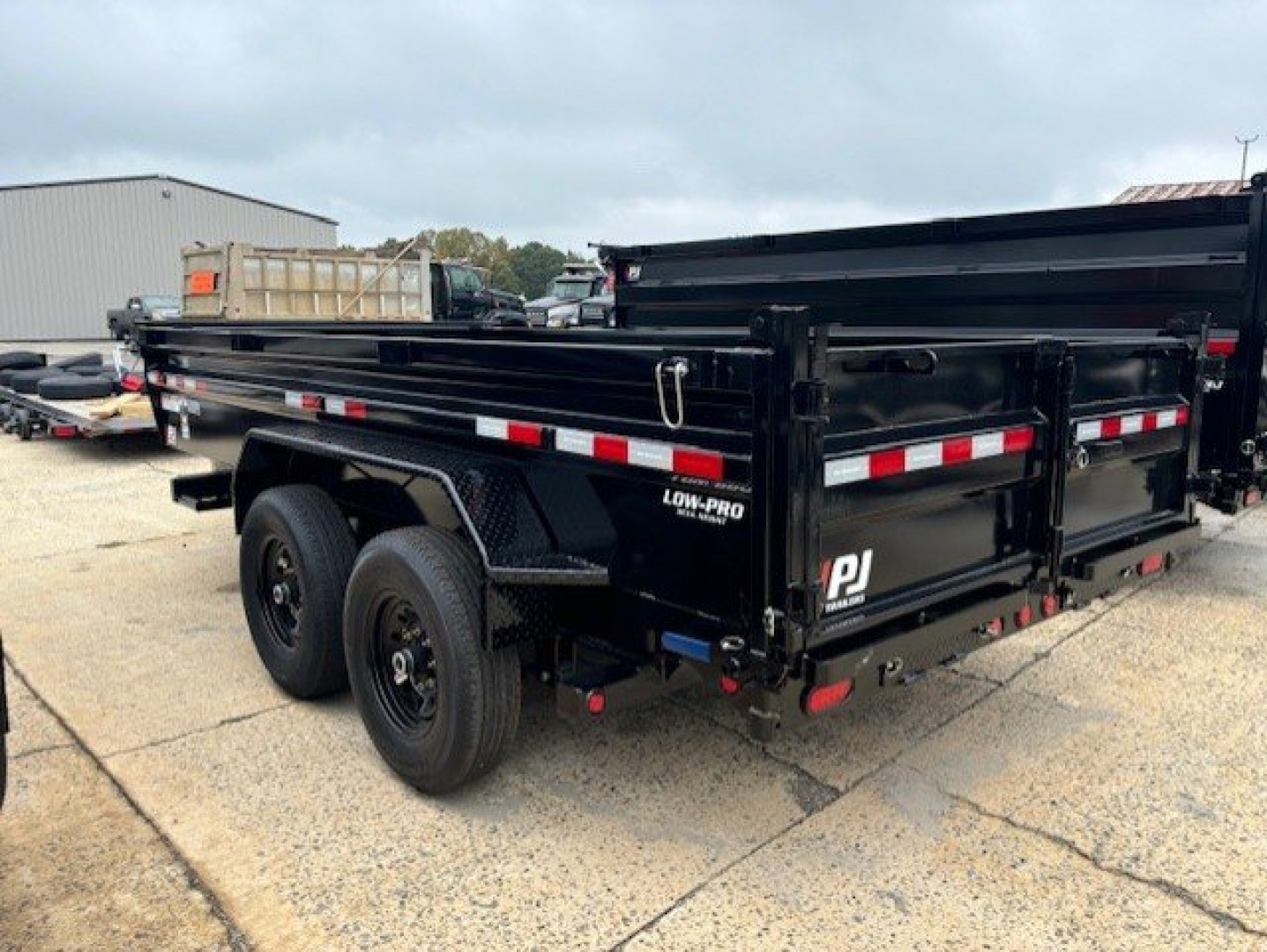 New 2025 PJ Trailers 14ft Dump Trailer