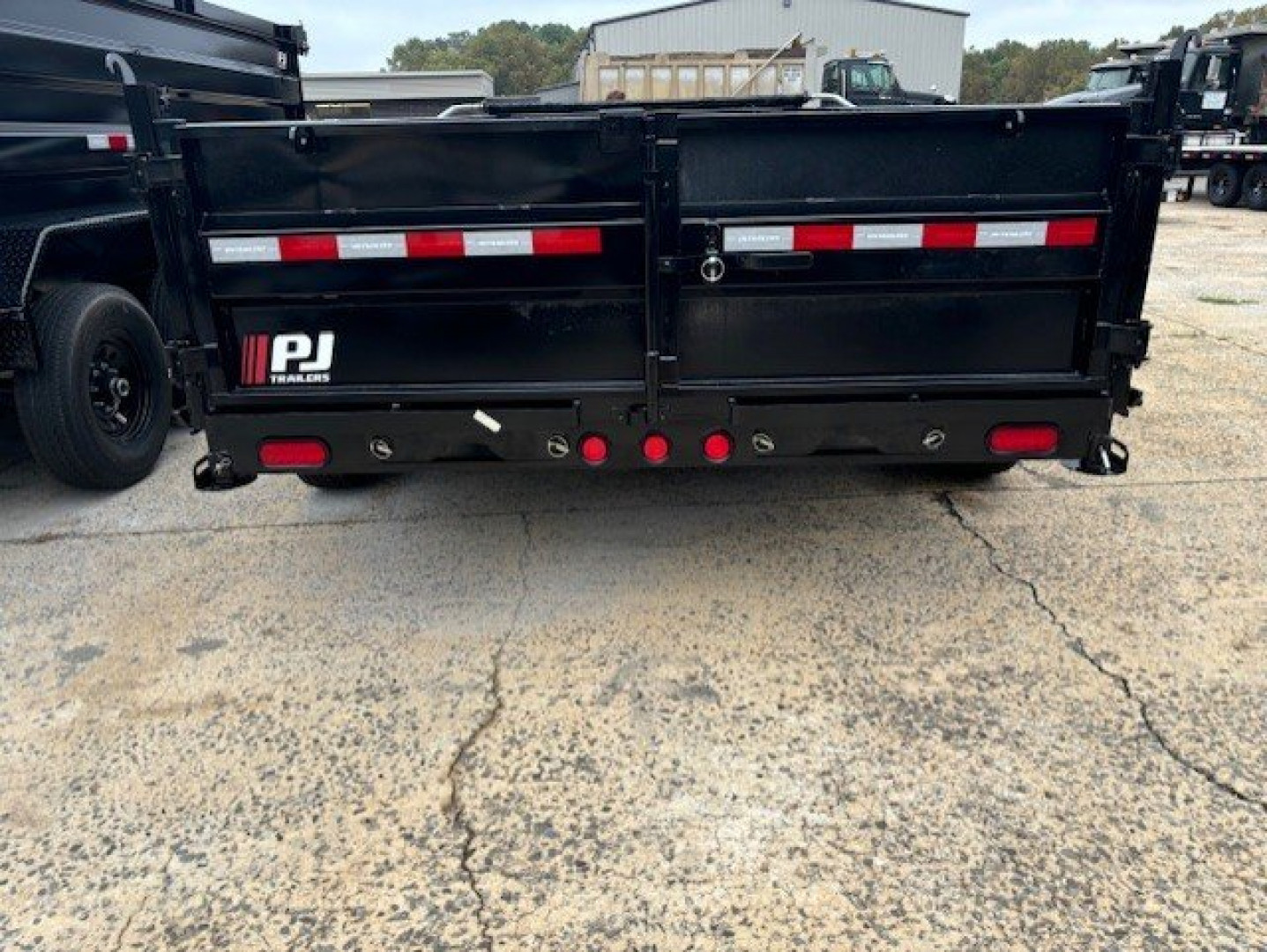 New 2025 PJ Trailers 14ft DV Dump Trailer
