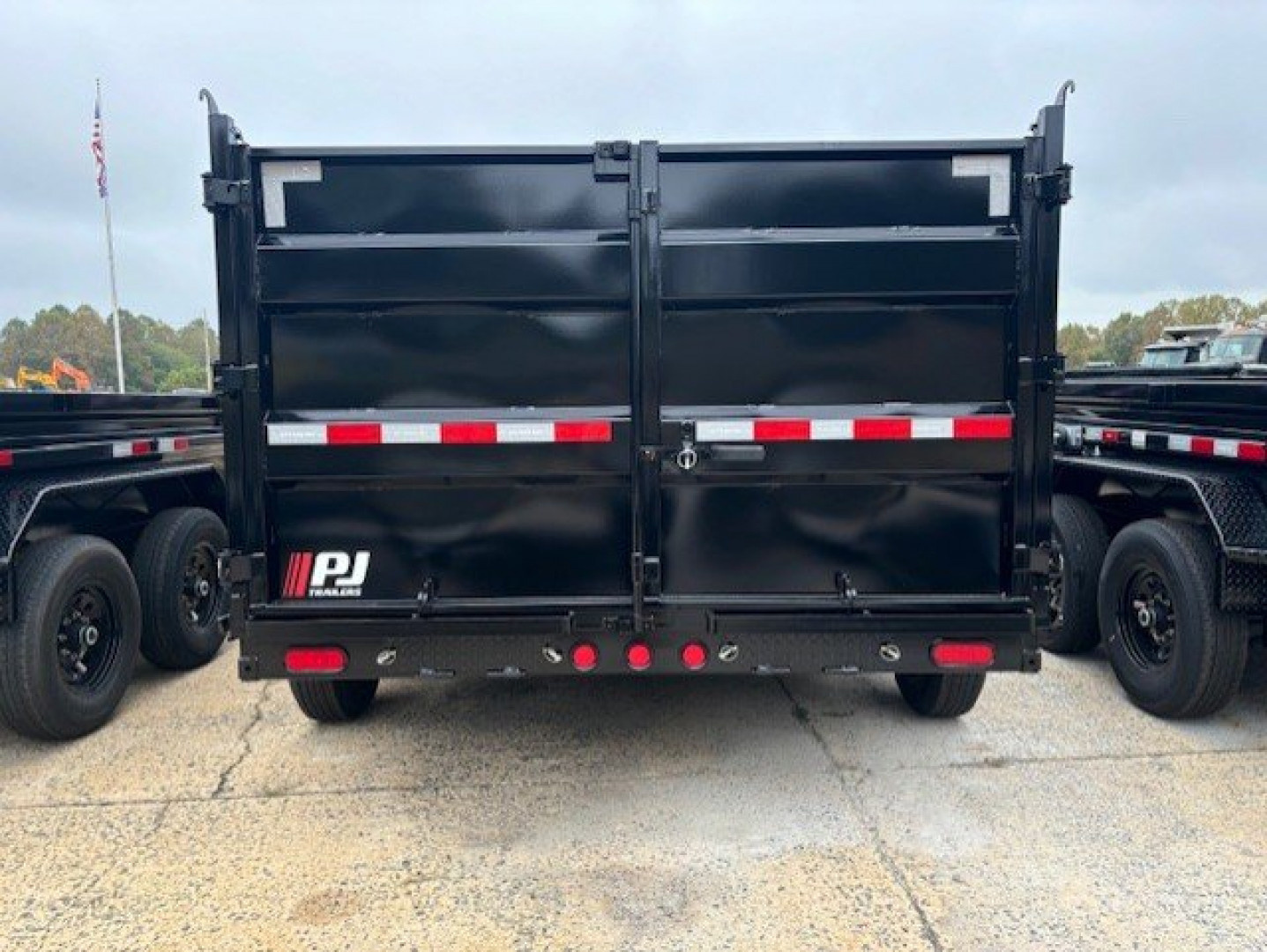 New 2025 PJ Trailers 14ft DM Dump Trailer 14'