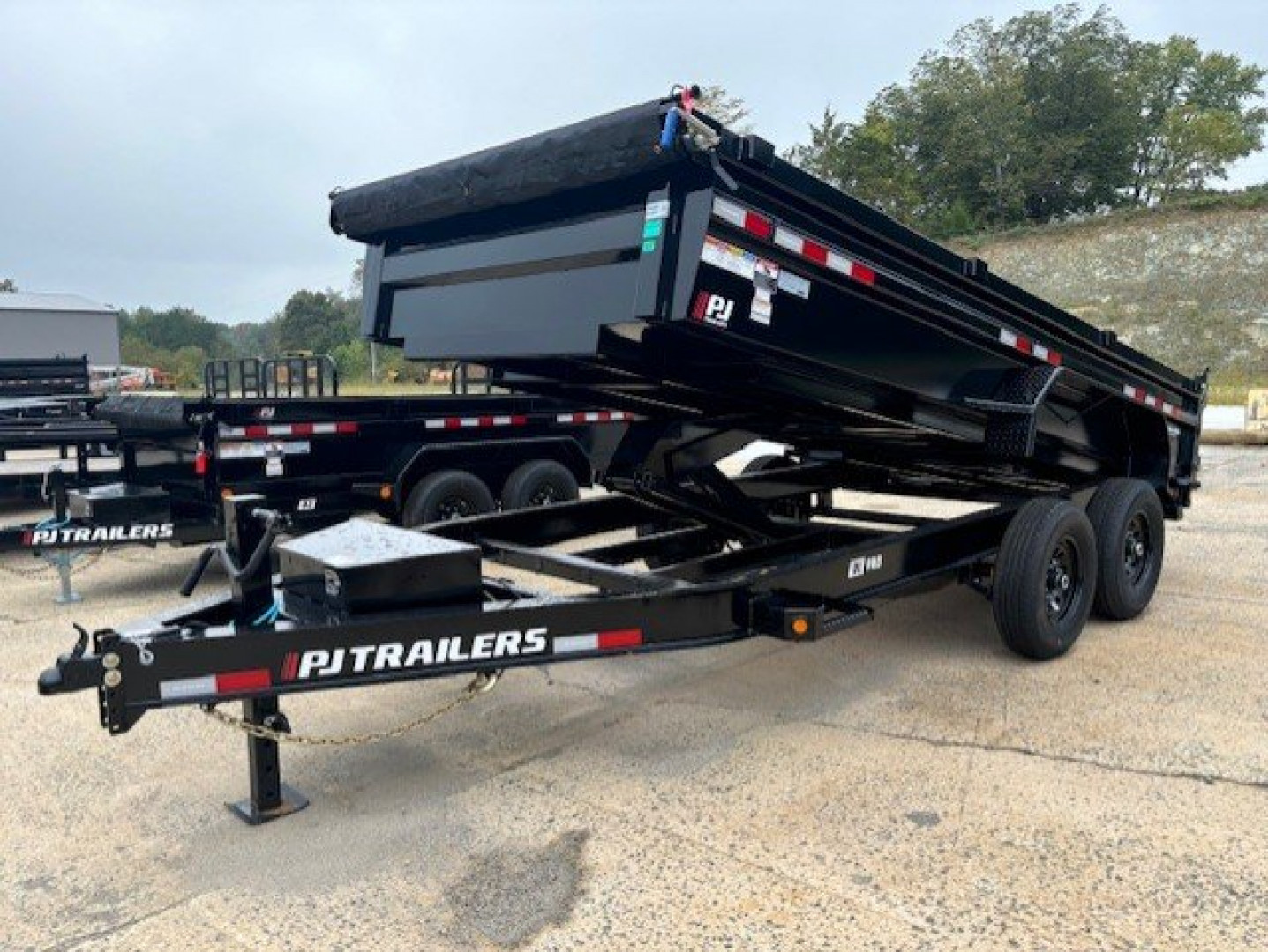 New 2025 PJ Trailers 16ft DL Dump Trailer