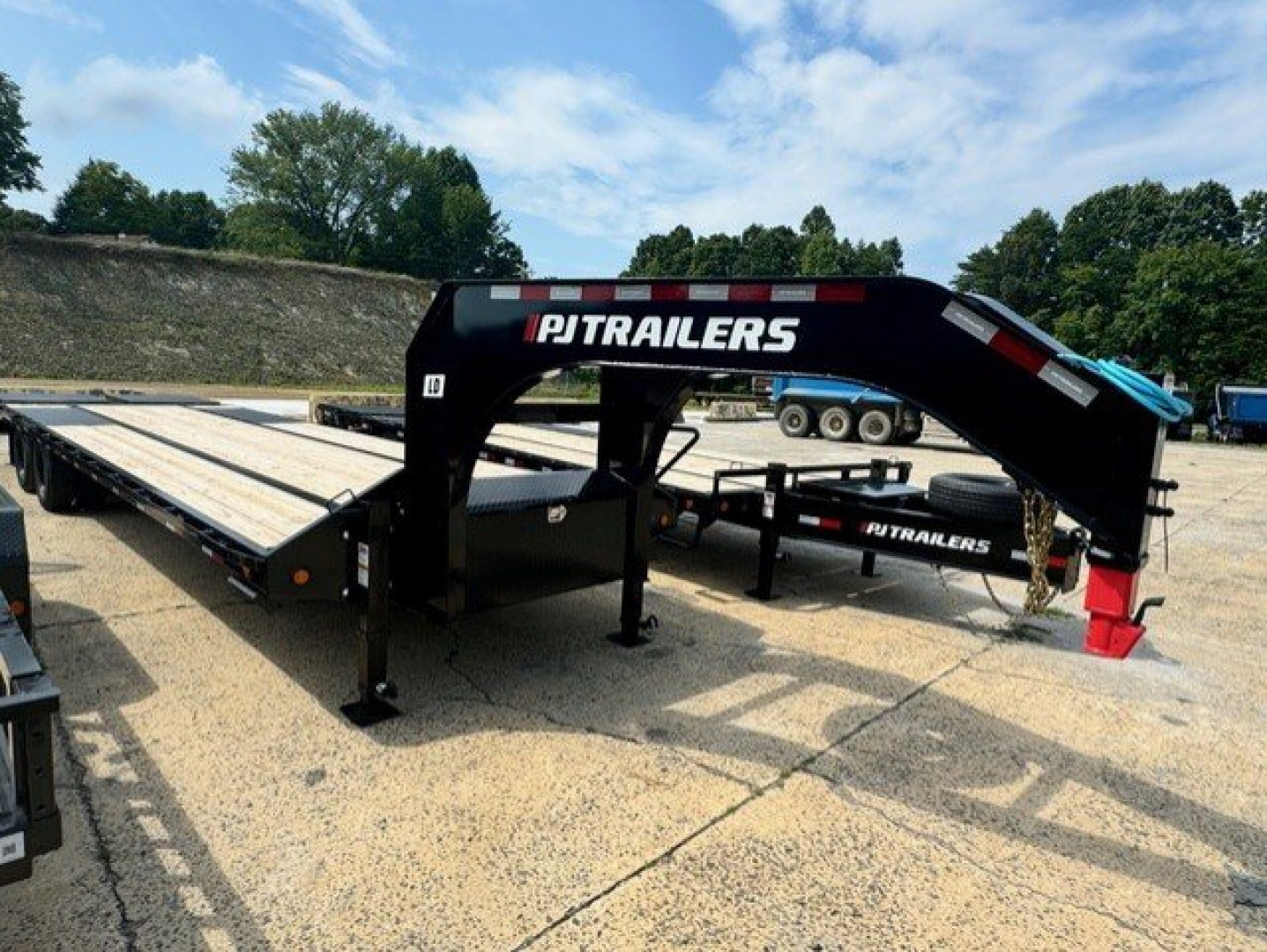 New 2025 PJ Trailers LD 30 FT. Flatbed Trailer