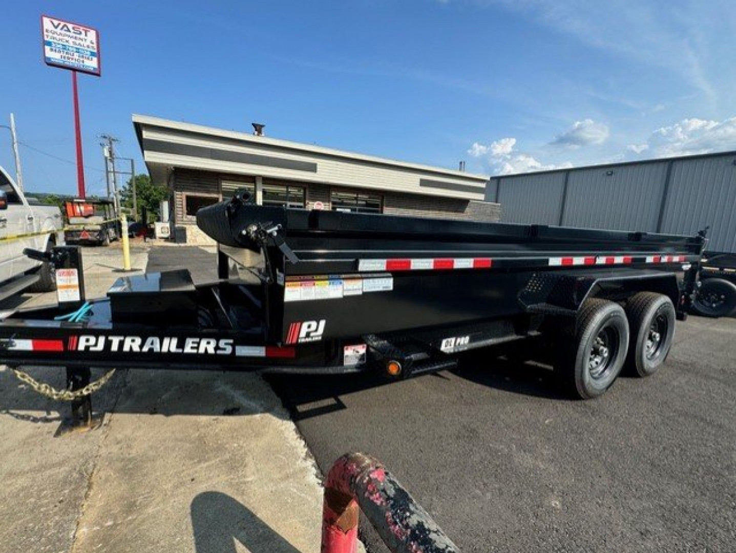 New 2025 PJ Trailers DL 16FT. Dump Trailer