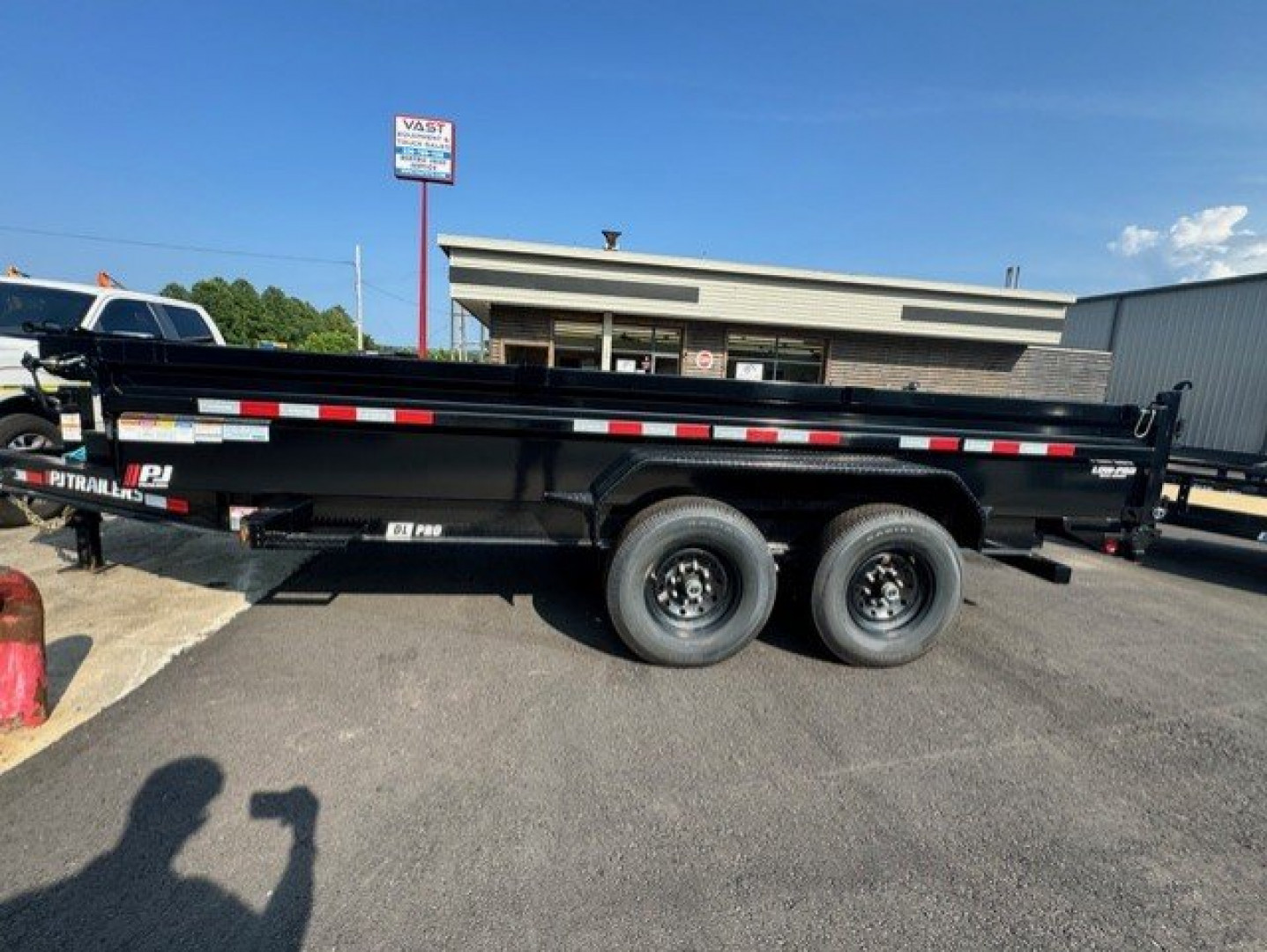 New 2025 PJ Trailers DL 16FT. Dump Trailer