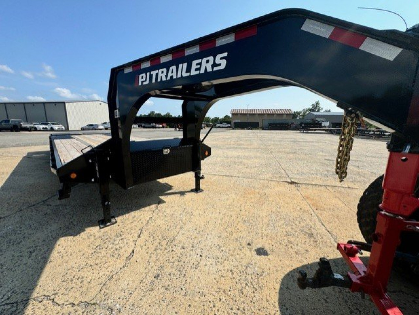 New 2025 PJ Trailers LD 30 FT. Flatbed