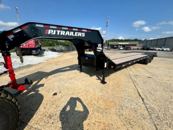 New 2025 PJ Trailers LD 30 FT. Flatbed