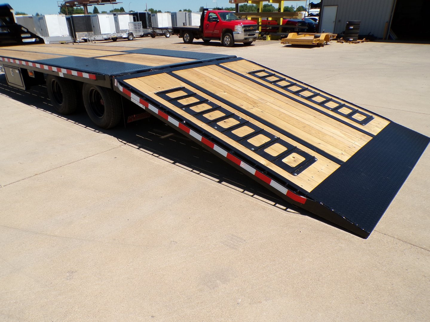 New 2025 Midsota FBGN-HB36-25.9K-Deckover Flatbed Trailer - 275