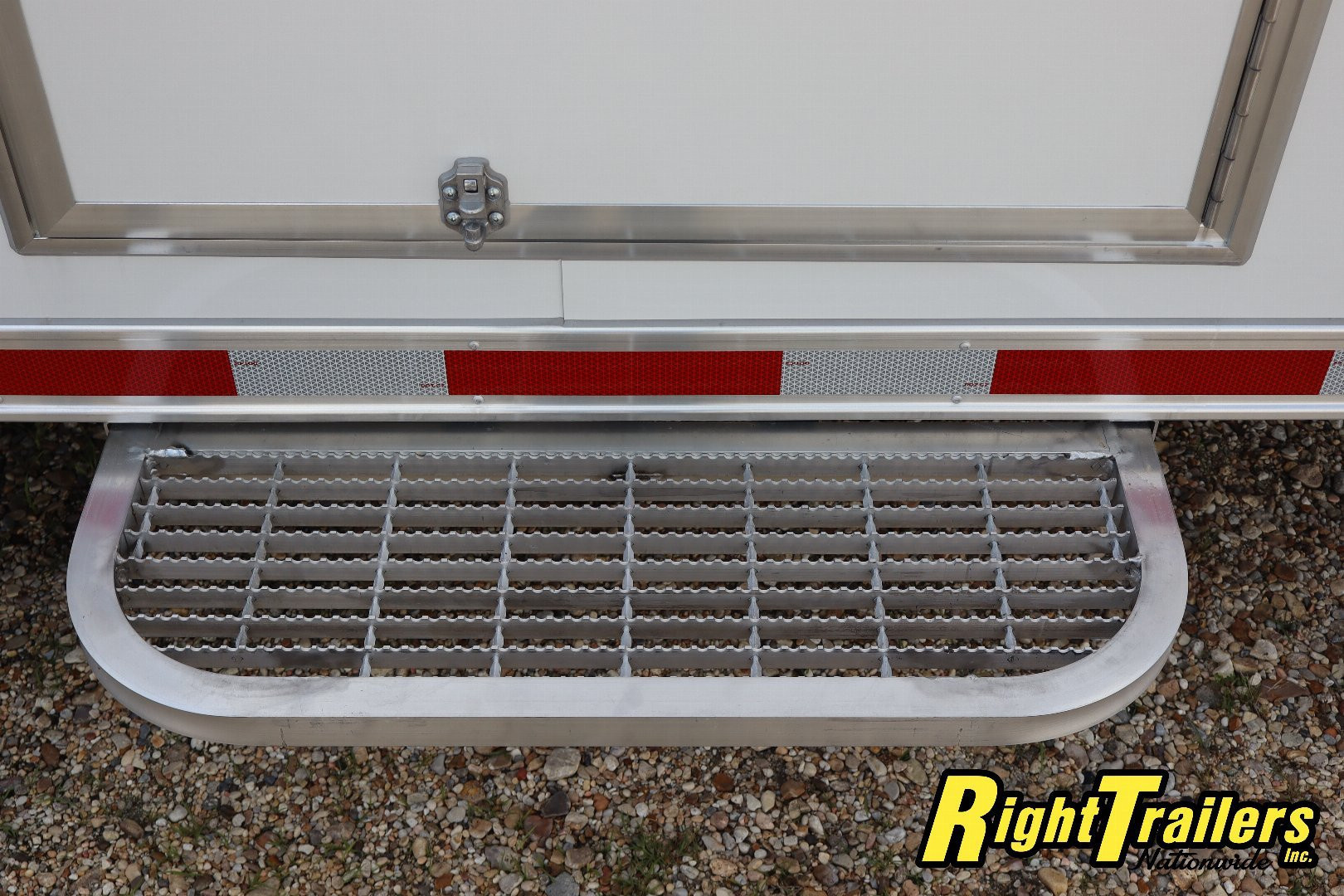 New 8.5x32 inTech Trailers Stacker