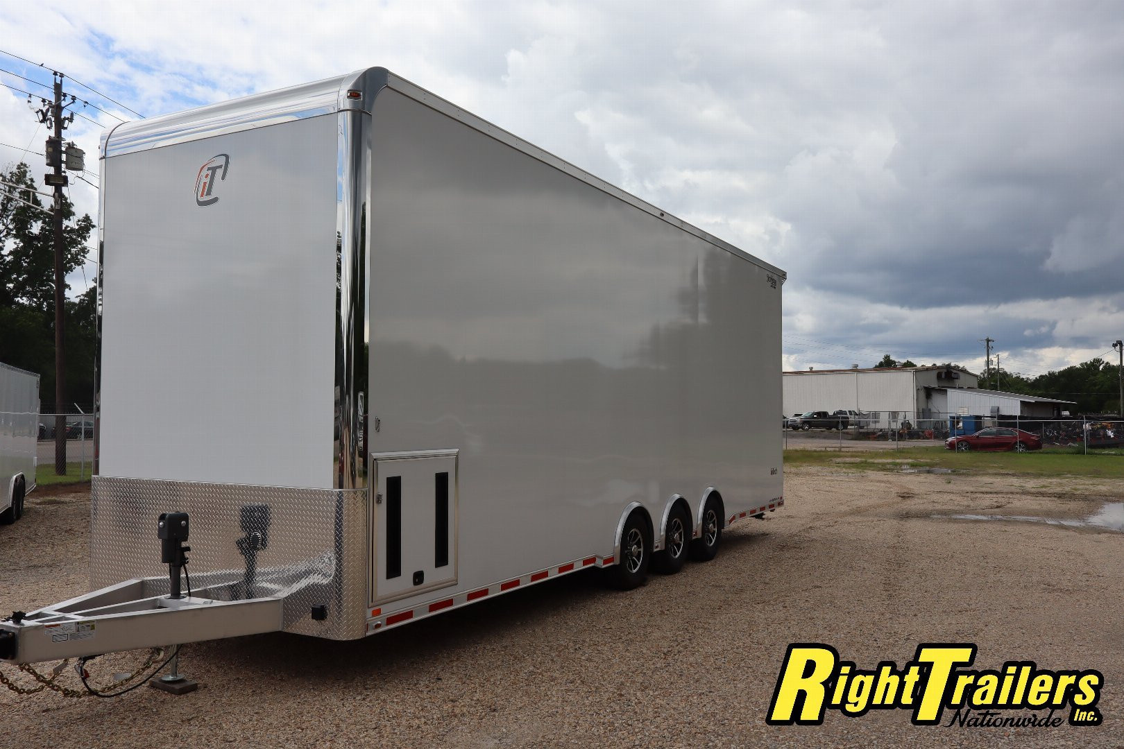 New 8.5x32 inTech Trailers Stacker