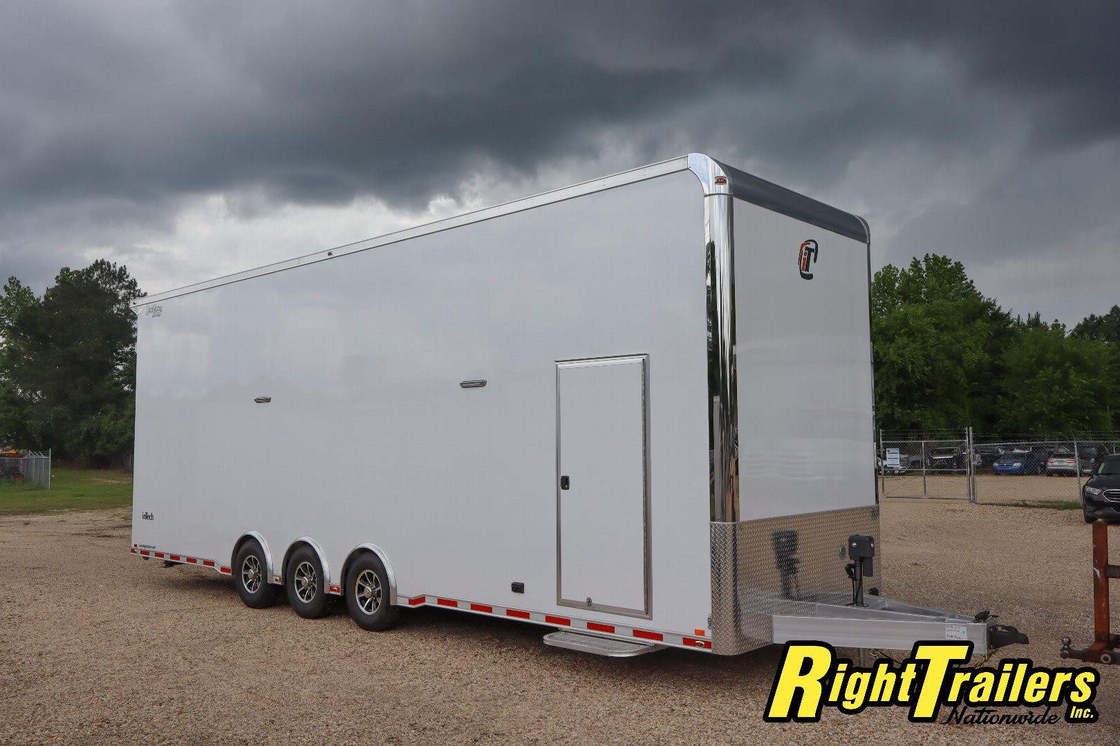 New 8.5x32 inTech Trailers Stacker