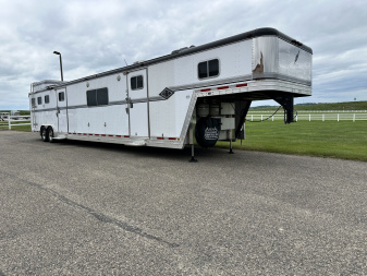 Used 1998 Featherlite Trailers 3H 23' LQ w/ Midtack Horse Trailer