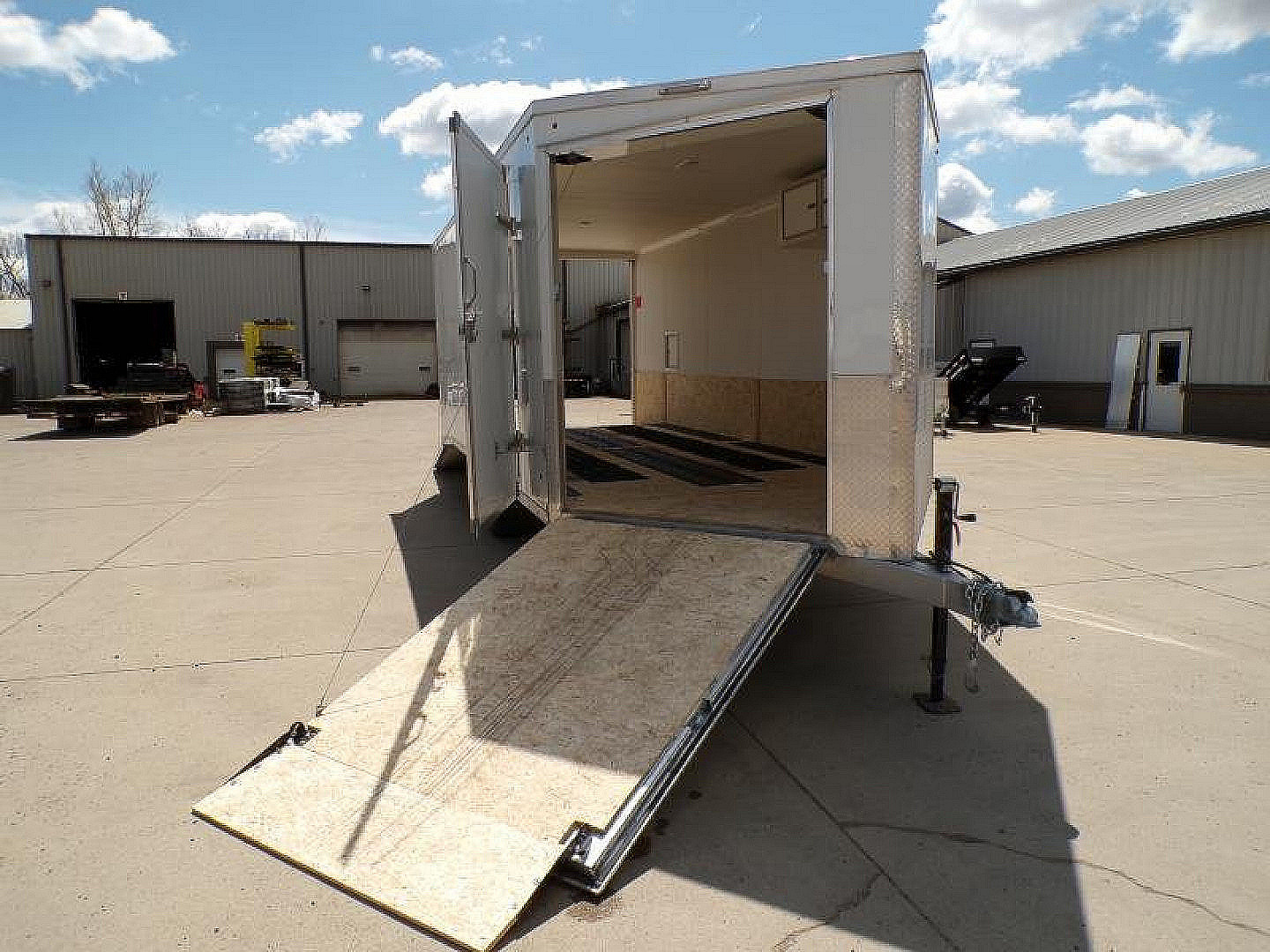 Used 2022 STEALTH PREDATOR 8.5X25-Enclosed Snowmobile Trailer - 853