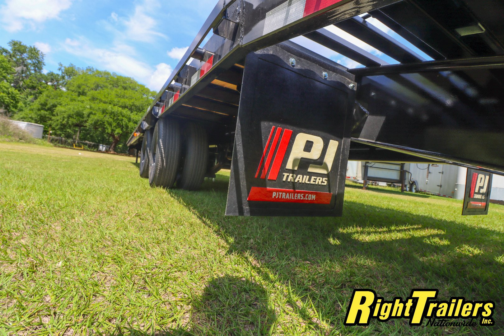 New 2025 8.5X40 PJ Trailers Equipment Trailer