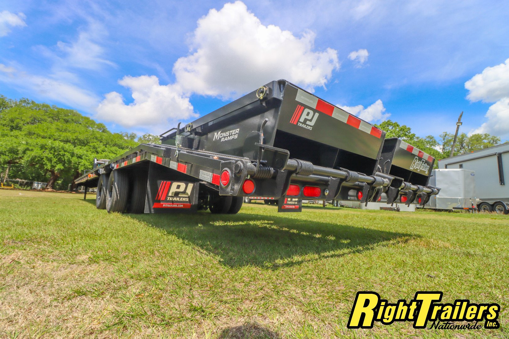 New 2025 8.5X40 PJ Trailers Equipment Trailer