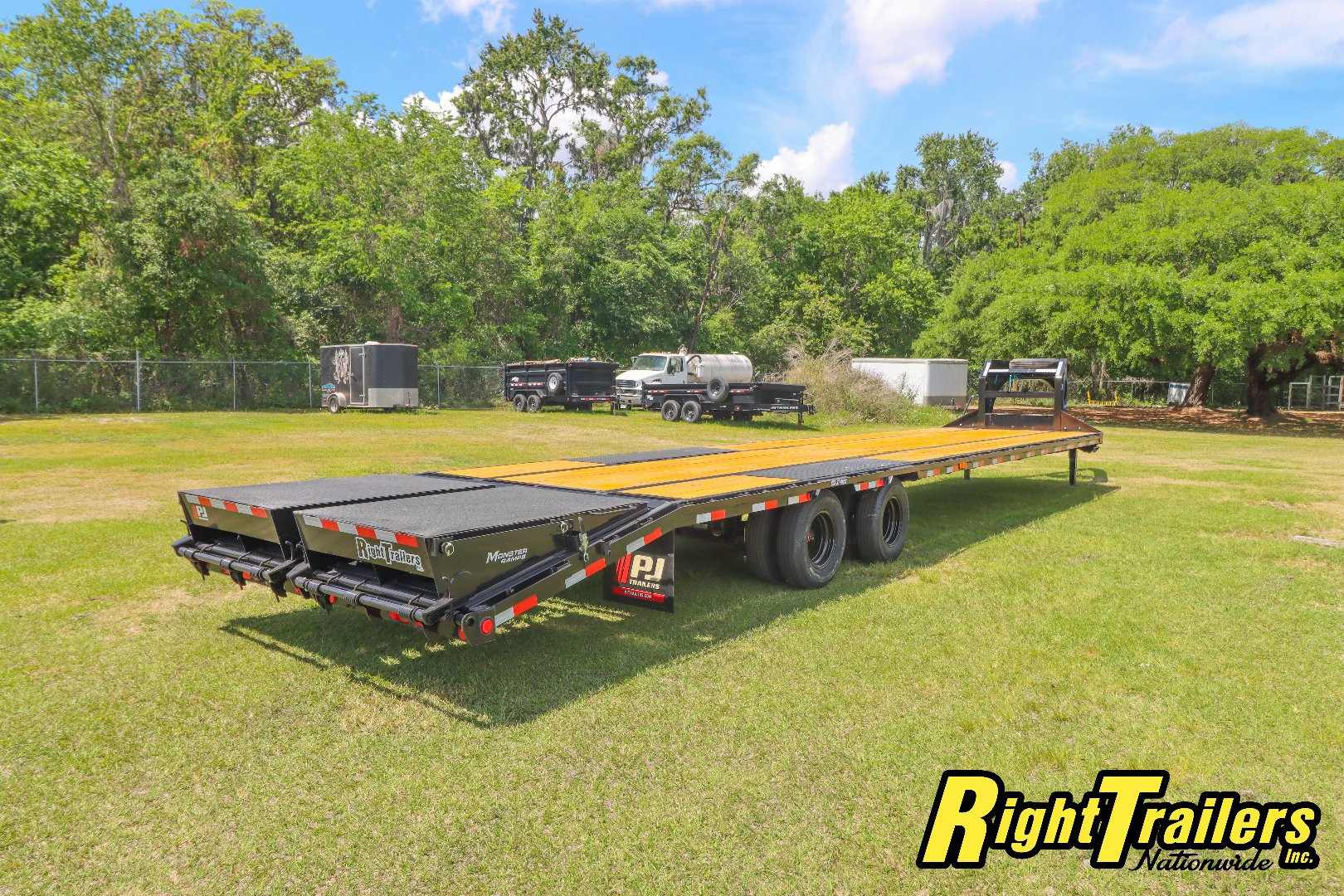 New 2025 8.5X40 PJ Trailers Equipment Trailer