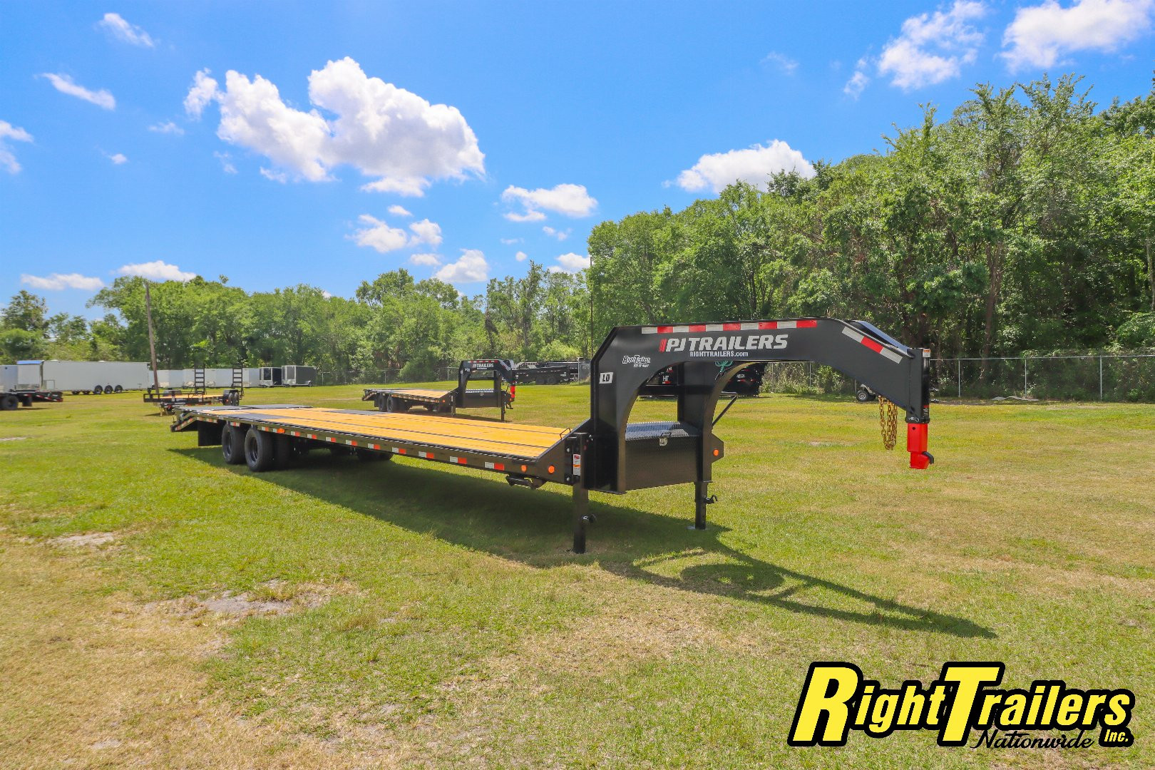 New 2025 8.5X40 PJ Trailers Equipment Trailer