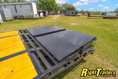 New 2025 8.5X40 PJ Trailers Equipment Trailer