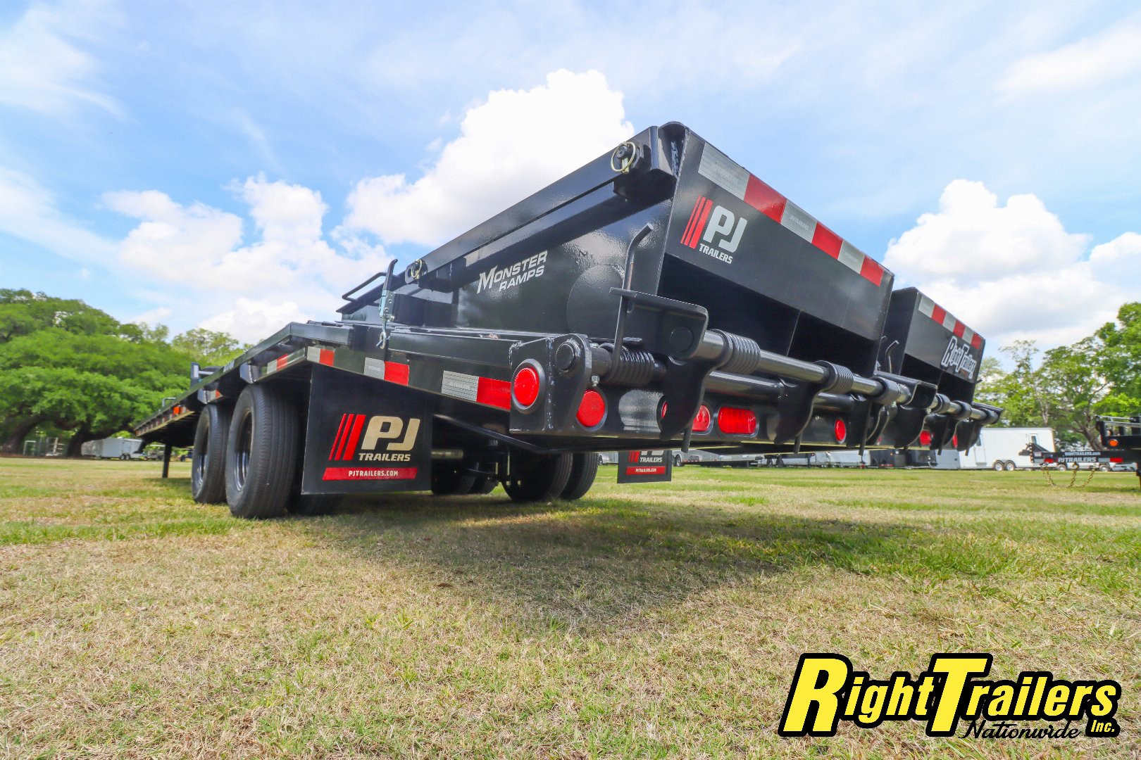 New 2025 8.5X32 PJ Trailers Equipment Trailer