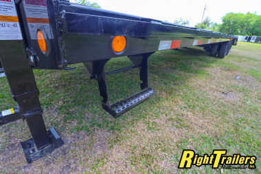 New 2025 8.5X32 PJ Trailers Equipment Trailer