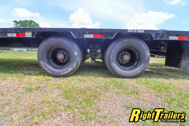 New 2025 8.5X32 PJ Trailers Equipment Trailer