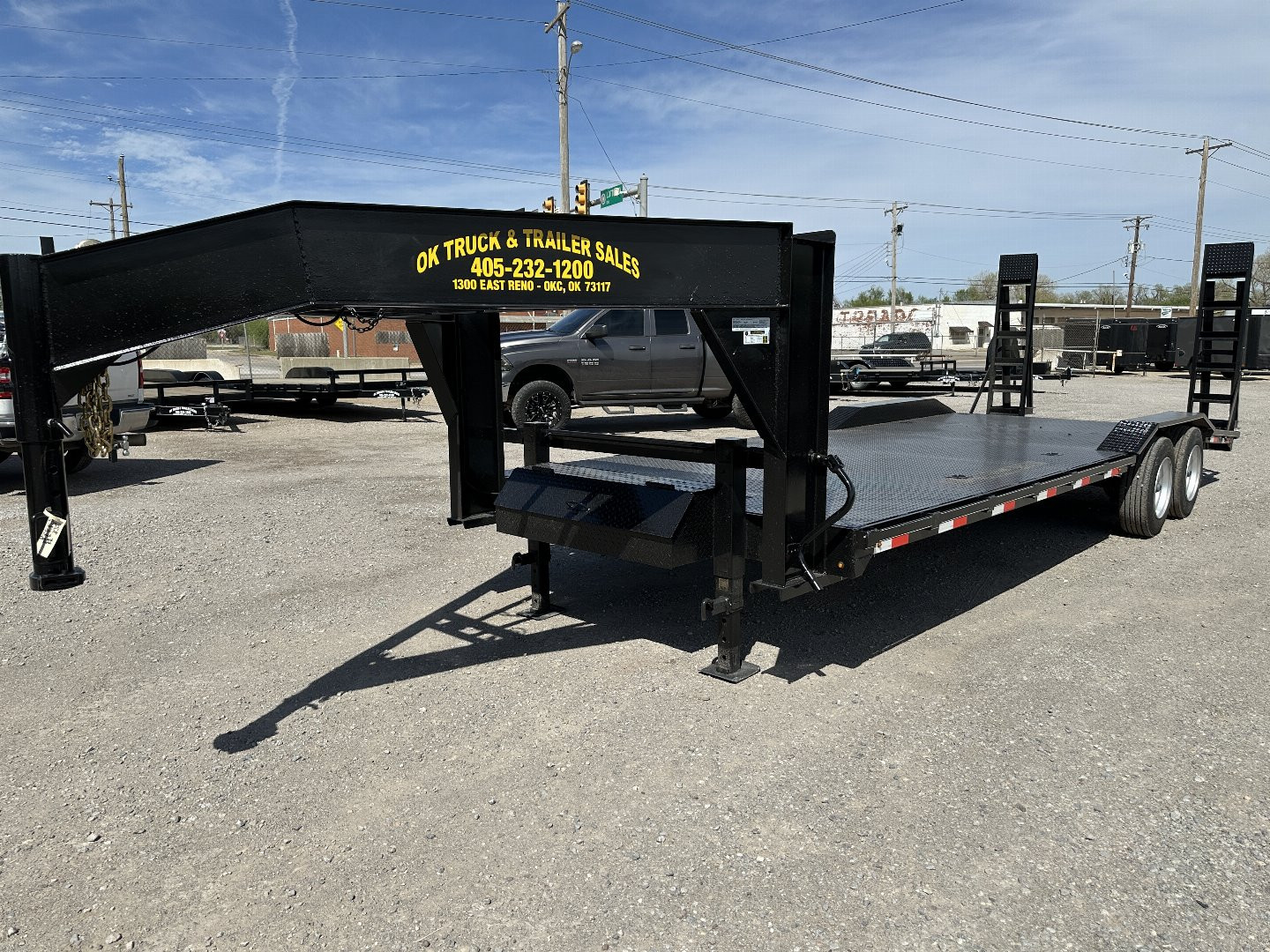 New 2025 Road Boss 102x24 Gooseneck Lowstyle Drive Over Fenders 8ks Equipment Trailer