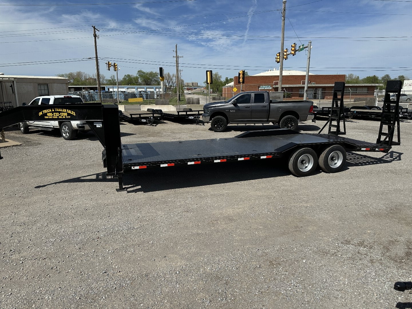 New 2025 Road Boss 102x24 Gooseneck Lowstyle Drive Over Fenders 8ks Equipment Trailer
