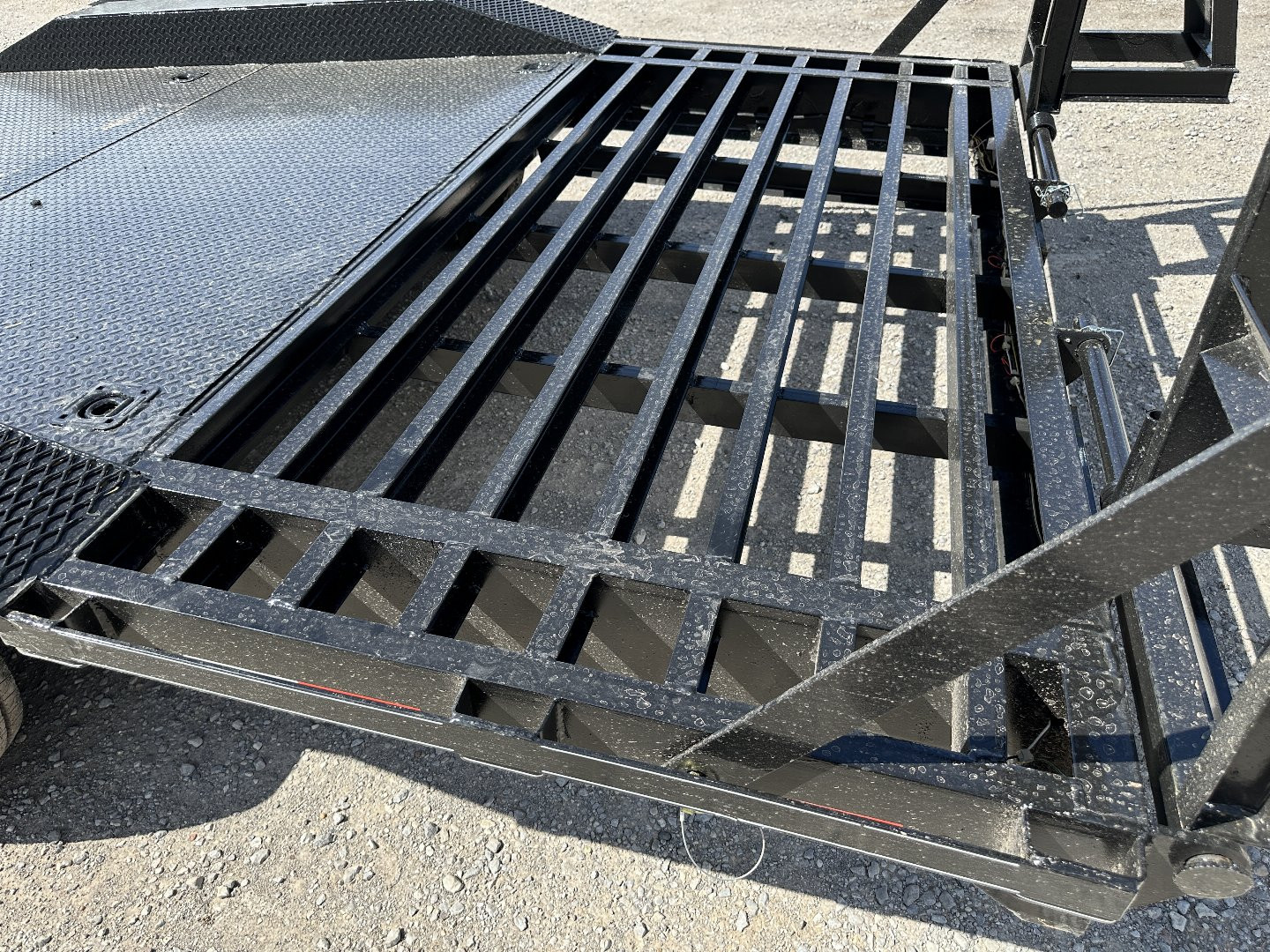 New 2025 Road Boss 102x24 Gooseneck Lowstyle Drive Over Fenders 8ks Equipment Trailer