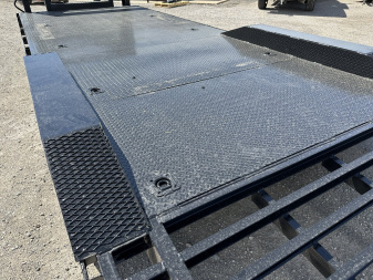 New 2025 Road Boss 102x24 Gooseneck Lowstyle Drive Over Fenders 8ks Equipment Trailer