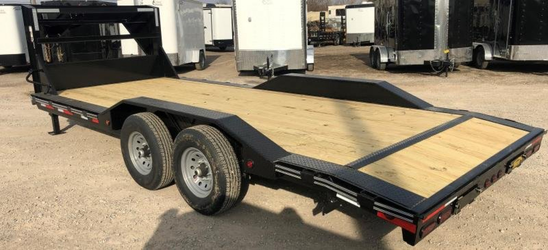 New 2022 East Texas Trailers 20' Tandem Axle Gooseneck Lowstyle Car Hauler / Equipment Trailer