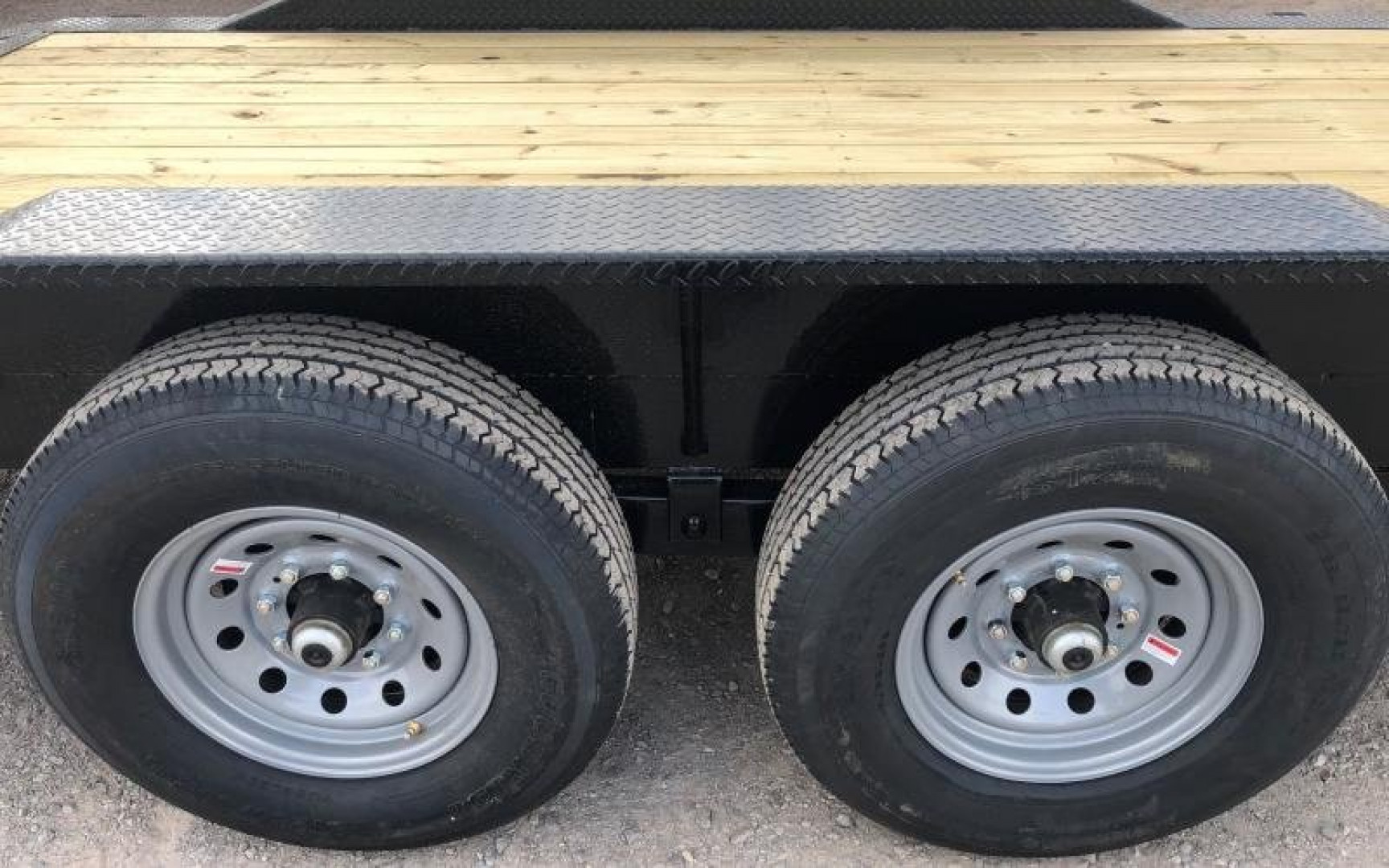 New 2022 East Texas Trailers 20' Tandem Axle Gooseneck Lowstyle Car Hauler / Equipment Trailer