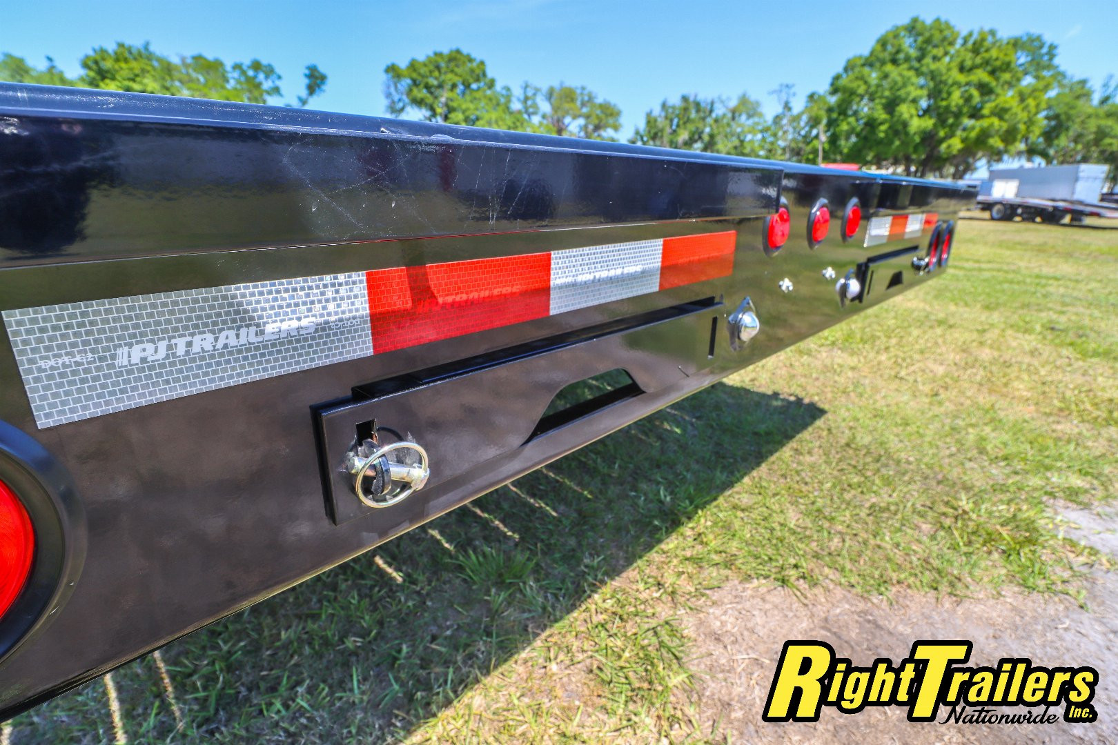 New 2025 8.5X20 PJ Deckover Equipment Trailer