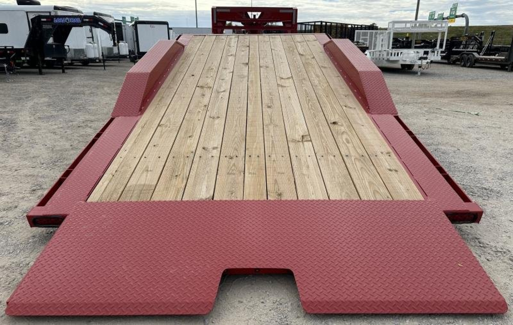 New 2025 East Texas 24' Gooseneck Lowstyle Tilt Trailer