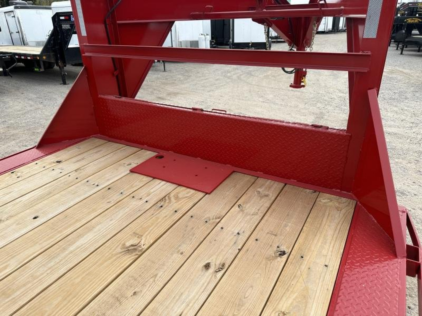 New 2025 East Texas 24' Gooseneck Lowstyle Tilt Trailer