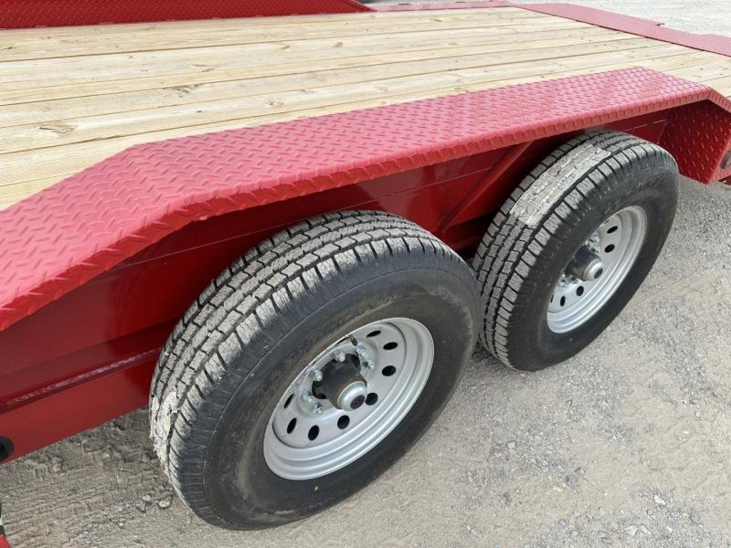 New 2025 East Texas 24' Gooseneck Lowstyle Tilt Trailer