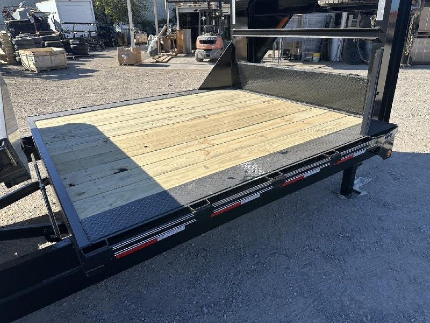 New 2025 East Texas 102"x24' Gooseneck Lowstyle Driver over fender Tilt Trailer