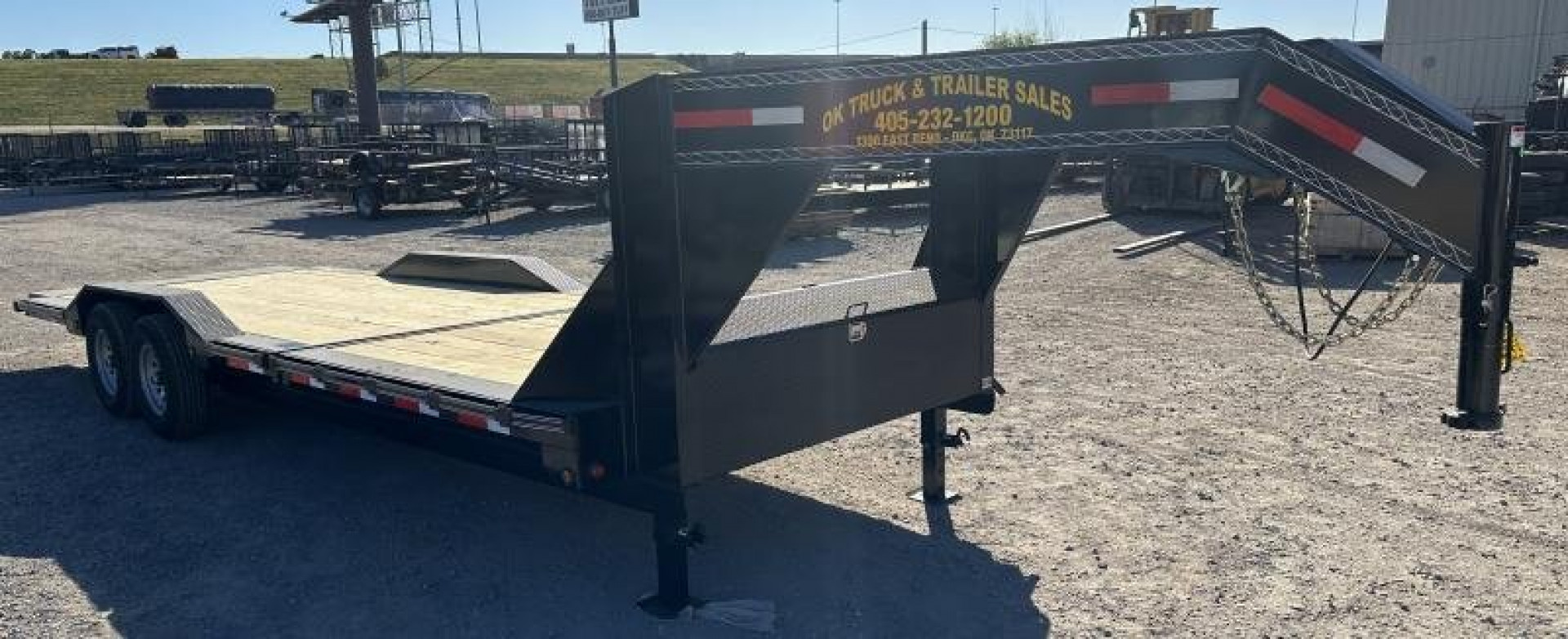 New 2025 East Texas 102"x24' Gooseneck Lowstyle Driver over fender Tilt Trailer